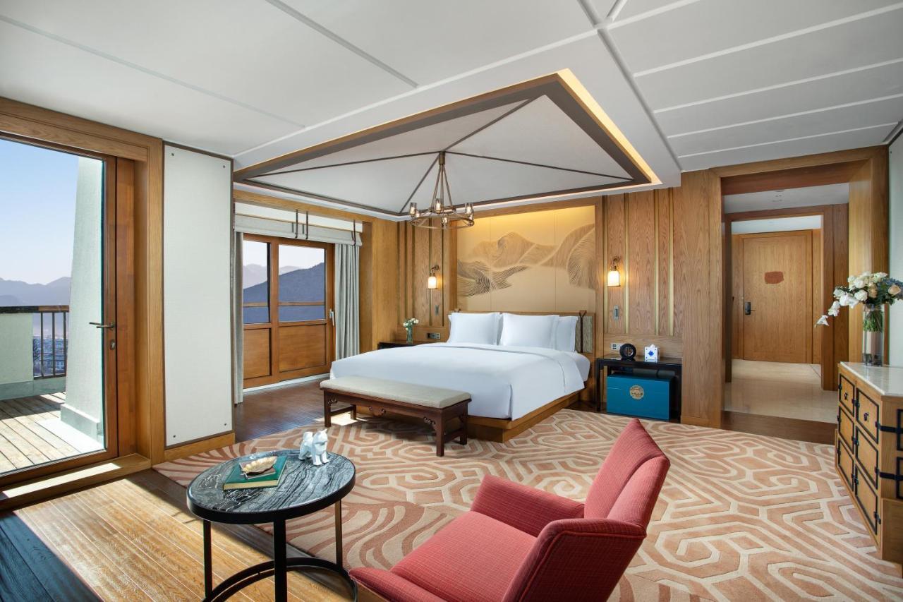 Hotel Indigo Diqing Moonlight City By Ihg Shangri-La Zewnętrze zdjęcie